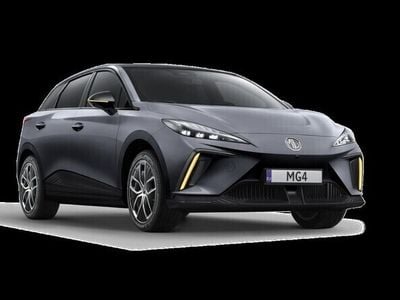 Begagnad MG MG4 EV Luxury 150 kW (204 HK) 2023 Grå/silver Halvkombi