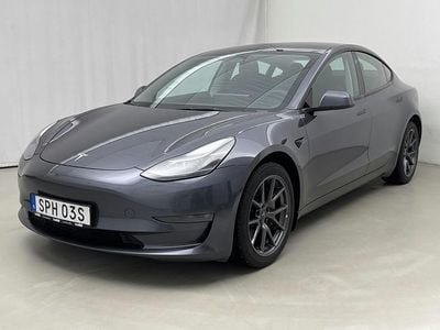 Grå Begagnad 2023 Tesla Model 3 Sedan | 280 000 kr (Marknadspris)