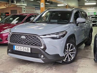 Grå Begagnad 2024 Toyota Corolla Cross SUV | 239 999 kr