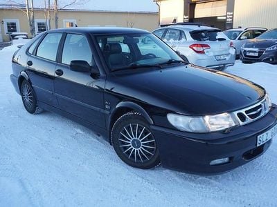 Svart Begagnad 2001 Saab 9-3 Aero Halvkombi | 49 900 kr