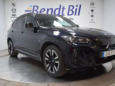 Svart Begagnad 2022 BMW iX3 Shadowline SUV | 414 500 kr (Marknadspris)