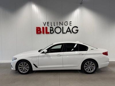 Vit Begagnad 2019 BMW 530 iPerformance Sedan | 219 500 kr (Bra pris)