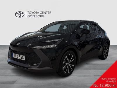 Svart Begagnad 2025 Toyota C-HR Style SUV | 339 900 kr (Marknadspris)
