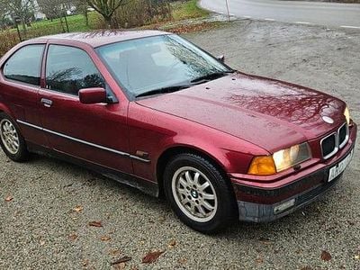Begagnad 1996 BMW 318 Compact Halvkombi | 24 500 kr