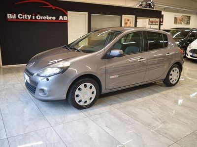Grå Begagnad 2010 Renault Clio II Halvkombi | 49 900 kr (Dyr)
