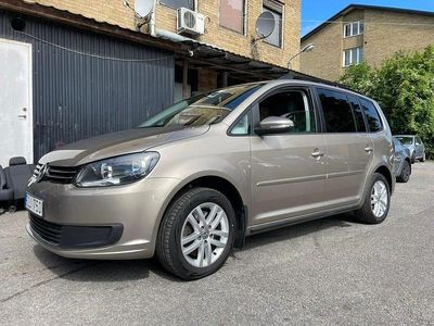 Begagnad VW Touran 150 HK (110 kW) 2013 Champagne Minibuss