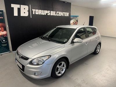 Begagnad Hyundai i30 90 HK (66 kW) 2009 Silver Halvkombi