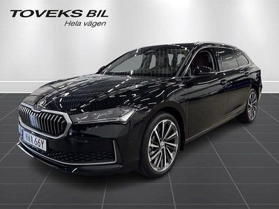 Svart (ebony black metallic) Begagnad 2024 Skoda Superb LAURIN & KLEMENT Kombi | 524 900 kr