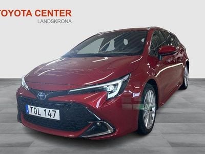 Röd Begagnad 2023 Toyota Corolla Style Kombi | 284 900 kr (Marknadspris)