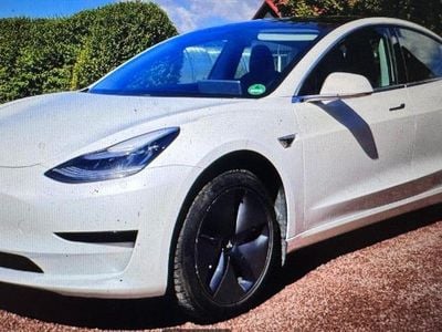 Begagnad 2020 Tesla Model 3 Standard Range Plus Sedan | 199 000 kr (Lite dyr)