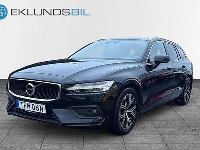 Svart Begagnad 2020 Volvo V60 Momentum Kombi | 249 900 kr (Marknadspris)