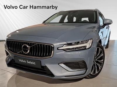 Grå Begagnad 2022 Volvo V60 Core Kombi | 348 900 kr (Marknadspris)