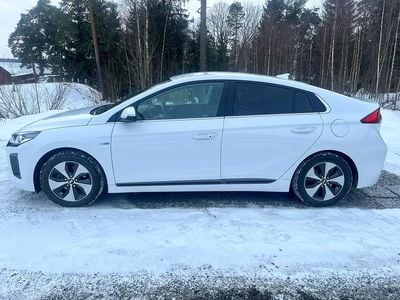 Begagnad Hyundai Ioniq 88 kW (120 HK) 2019 Halvkombi