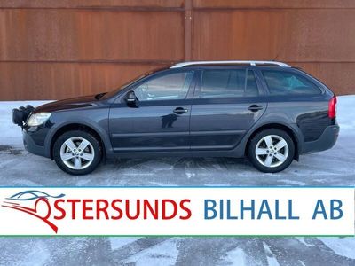 begagnad Skoda Octavia Scout 2.0 TDI 4x4 D-värm Navi Ny servad