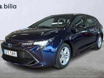 Mörkblå Begagnad 2022 Toyota Corolla Active Kombi | 254 900 kr (Marknadspris)