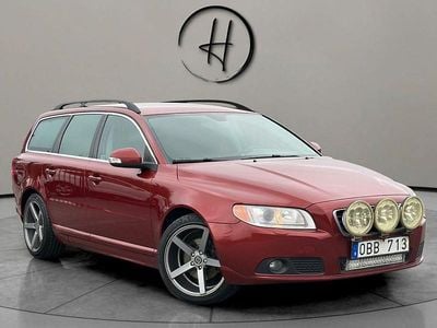 Begagnad Volvo V70 Momentum 109 HK (80 kW) 2010 Röd Kombi