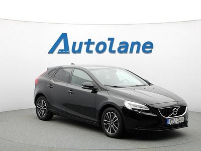 Svart Begagnad 2017 Volvo V40 Momentum Halvkombi | 179 900 kr (Marknadspris)