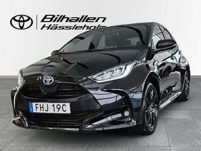 Begagnad Toyota Yaris 2023 Svart Halvkombi