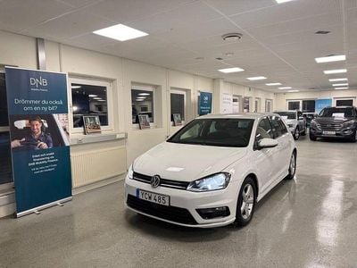 Vit Begagnad 2016 VW Golf VII R-line | 159 900 kr (Marknadspris)