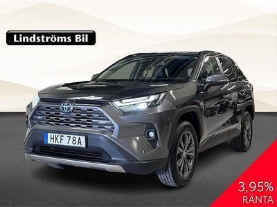 Mörkgrå Begagnad 2022 Toyota RAV4 Hybrid Executive SUV | 309 900 kr (Marknadspris)