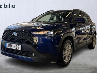 Blå Begagnad 2024 Toyota Corolla Cross Active SUV | 339 900 kr (Marknadspris)
