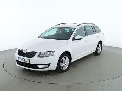 Vit Begagnad 2016 Skoda Octavia Ambition Kombi | 108 000 kr (Marknadspris)