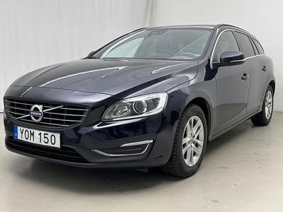 Mörkblå Begagnad 2018 Volvo V60 Momentum Kombi | 194 900 kr (Superpris)