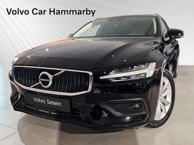 Svart Begagnad 2020 Volvo V60 Momentum Kombi | 294 900 kr (Superpris)