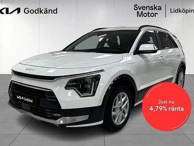 Vit Begagnad 2023 Kia Niro Advance SUV | 359 200 kr (Marknadspris)