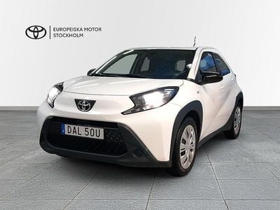 Vit Begagnad 2022 Toyota Aygo Play Halvkombi | 169 900 kr