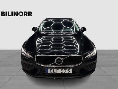 Svart Begagnad 2018 Volvo V60 Momentum Kombi | 209 900 kr (Marknadspris)