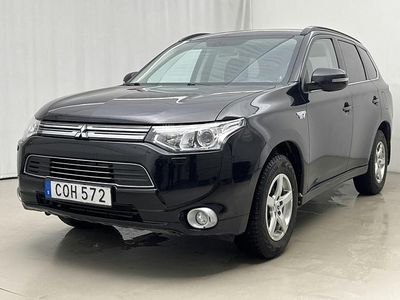 Svart Begagnad 2014 Mitsubishi Outlander Comfort Edition SUV | 106 000 kr (Marknadspris)