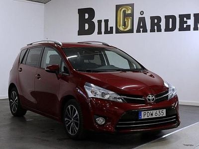 Begagnad Toyota Verso 147 HK (108 kW) 2016 Röd Minibuss