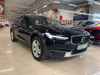 begagnad Volvo V90 CC D4 AWD Manuell Momentum 2019, Kombi