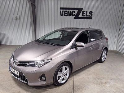 Brun metallic Begagnad 2014 Toyota Auris Edition Halvkombi | 119 000 kr (Marknadspris)