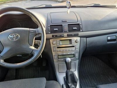 begagnad Toyota Avensis Kombi 2.0 D-4 VVT-i Euro 4
