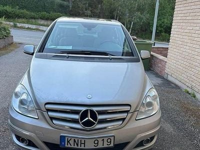 Begagnad 2010 Mercedes B180 Minibuss | 45 000 kr