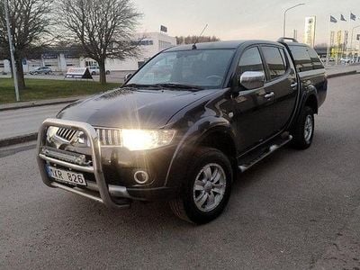 Grå Begagnad 2012 Mitsubishi L200 Pickup | 99 000 kr (Marknadspris)