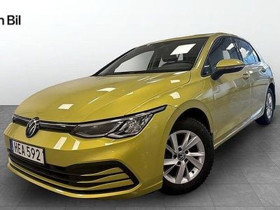 Gul Begagnad 2020 VW Golf VIII Halvkombi | 239 900 kr (Marknadspris)