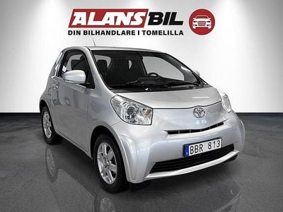 Begagnad Toyota iQ 68 HK (50 kW) 2009 Silver Halvkombi