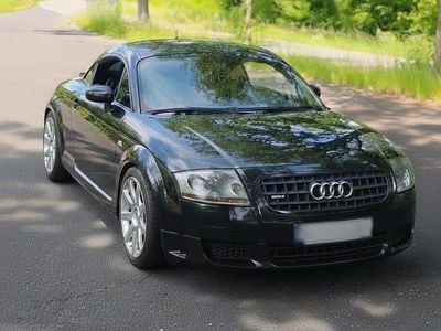 Svart Begagnad 2004 Audi TT Sportkupé | 135 000 kr