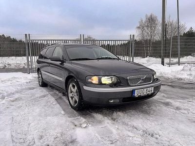 Grå Begagnad 2004 Volvo V70 Kombi | 64 800 kr (Dyr)