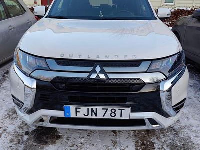 Begagnad Mitsubishi Outlander 224 HK (164 kW) 2019 SUV