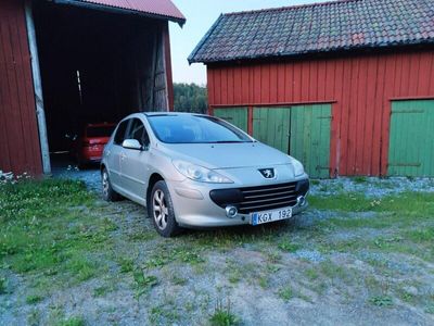 begagnad Peugeot 307 