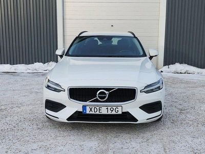 Begagnad Volvo V60 Momentum 150 HK (110 kW) 2020 Vit Kombi