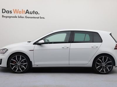 ▷ Köp begagnad VW Golf Series i Upplands Väsby • Spara upp till ...