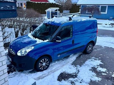 Begagnad Opel Combo 95 HK (69 kW) 2017 Blå Minibuss