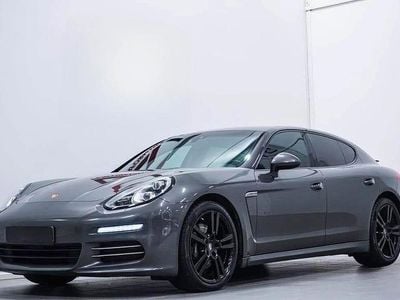 Grå metallic Begagnad 2014 Porsche Panamera 4 Sport Sedan | 369 000 kr (Marknadspris)
