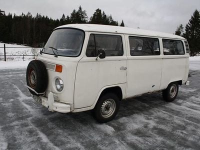 Neptunblå i original Begagnad 1975 VW Transporter Van | 59 000 kr