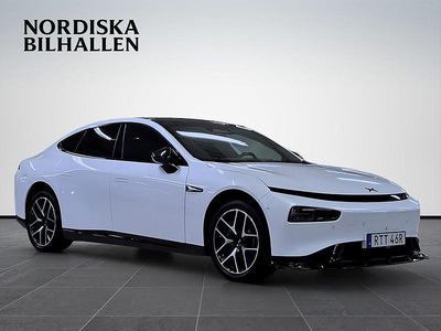 Vit Begagnad 2023 XPENG P7 Sedan | 409 795 kr
